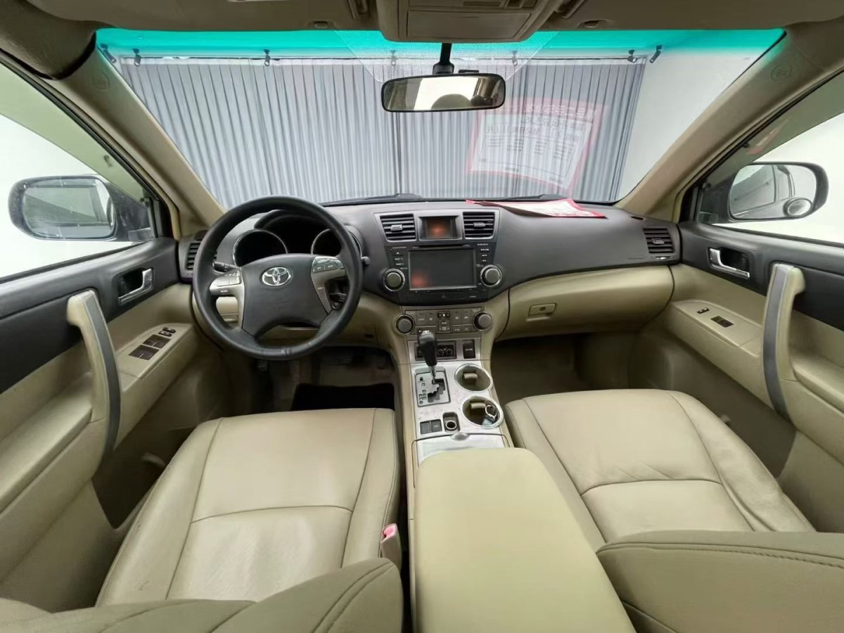 TOYOTA HGHLANDER ESSENCE AUTOMATIQUE