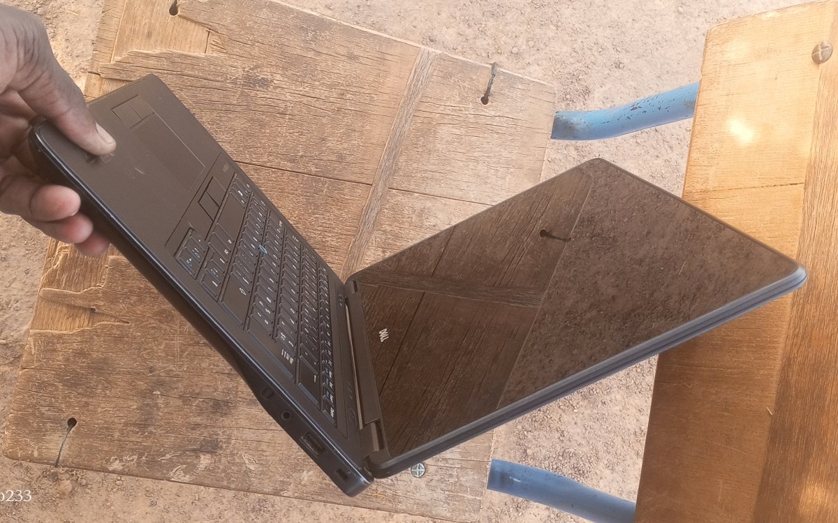 Ordinateur Dell latitude E7440 core (TM) i5