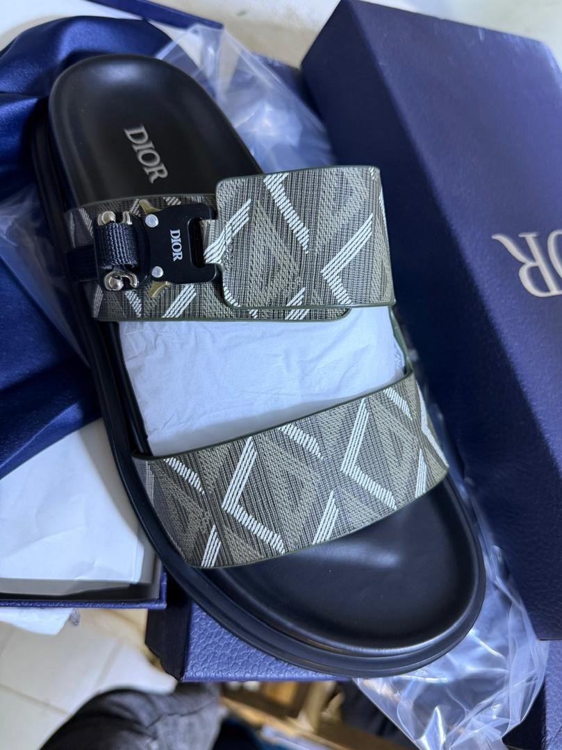 CHAUSSURE DES HOMMES