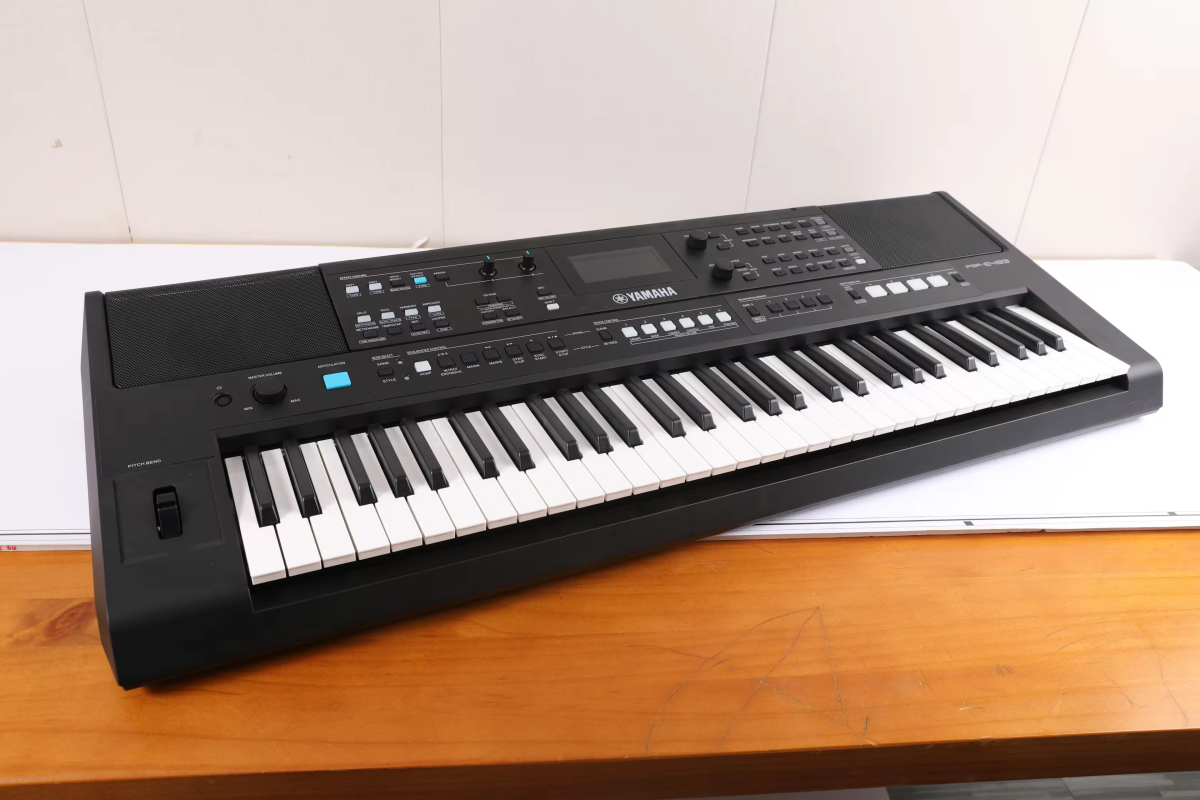 Piano psr483-473