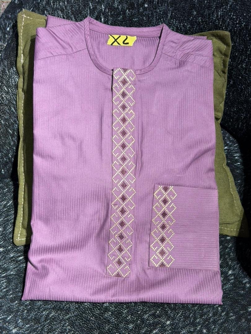 tissus cousus à l’ordinateur avec des designs élégants et modernes