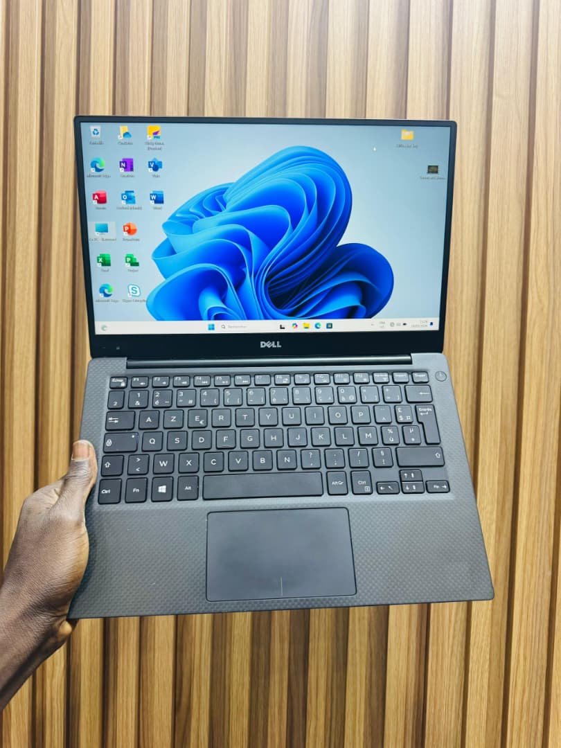 Dell  xpes 13 9360