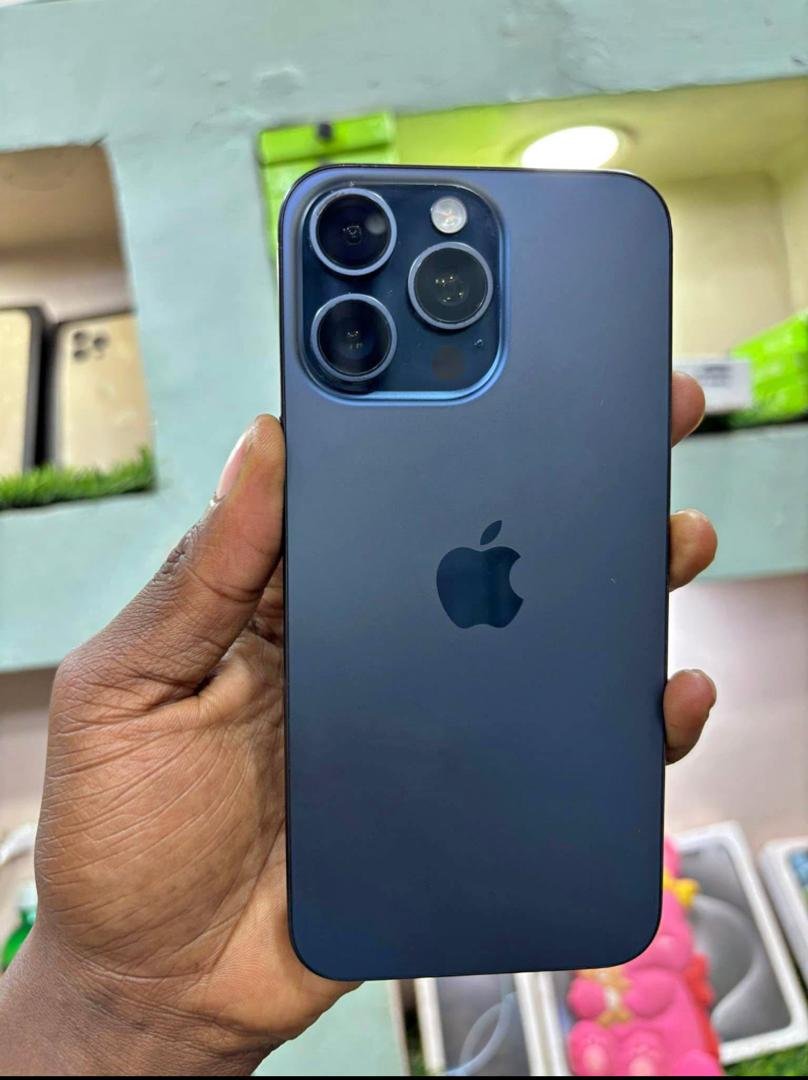 iPhone 15 pro max 256g