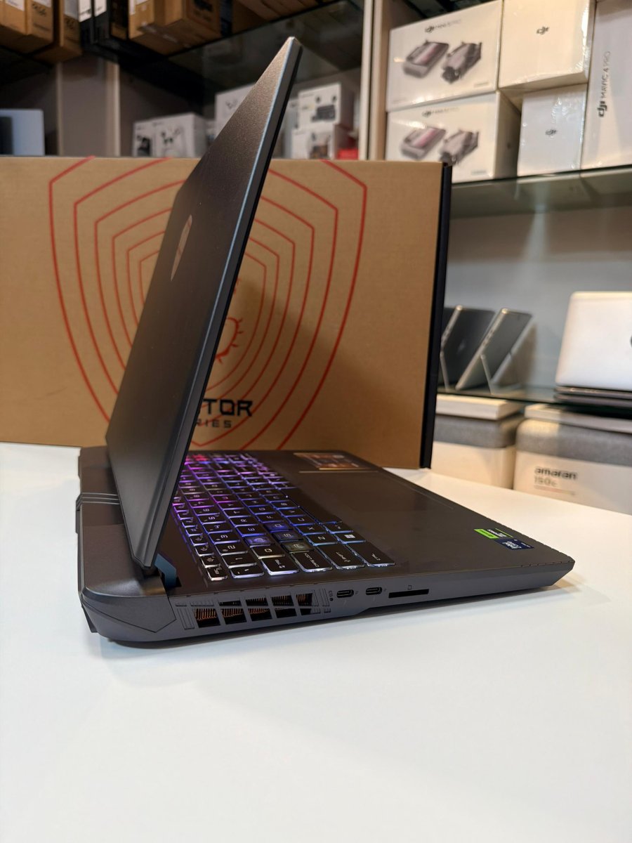 🎮 MSI Vector 16 HX AI A2XWJG