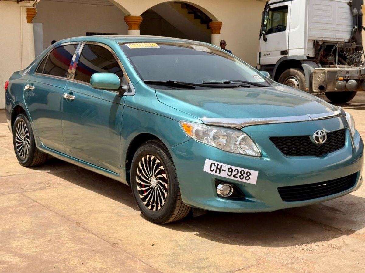 TOYOTA COROLLA LE ANNÉE 2010