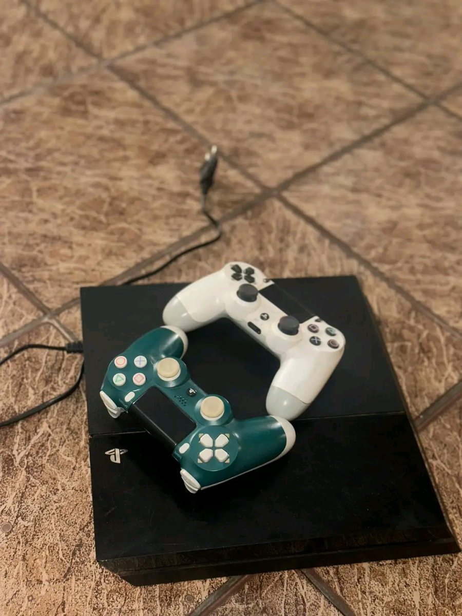PS 4