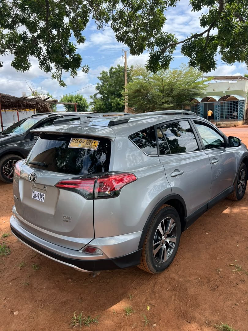 TOYOTA RAV4 2018