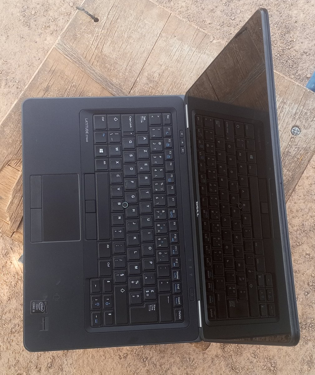 Ordinateur Dell latitude E7440 core (TM) i5