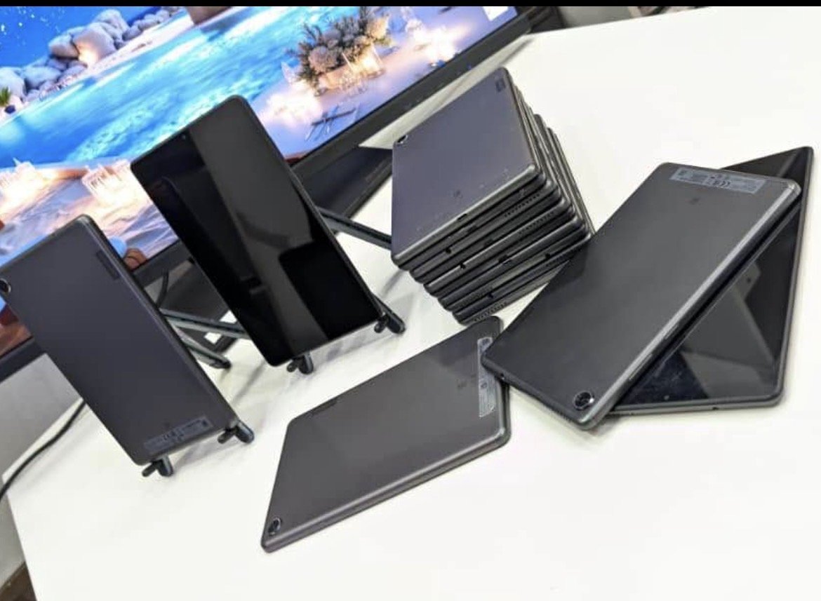Tablette Lenovo   16go📱 Sans puce
