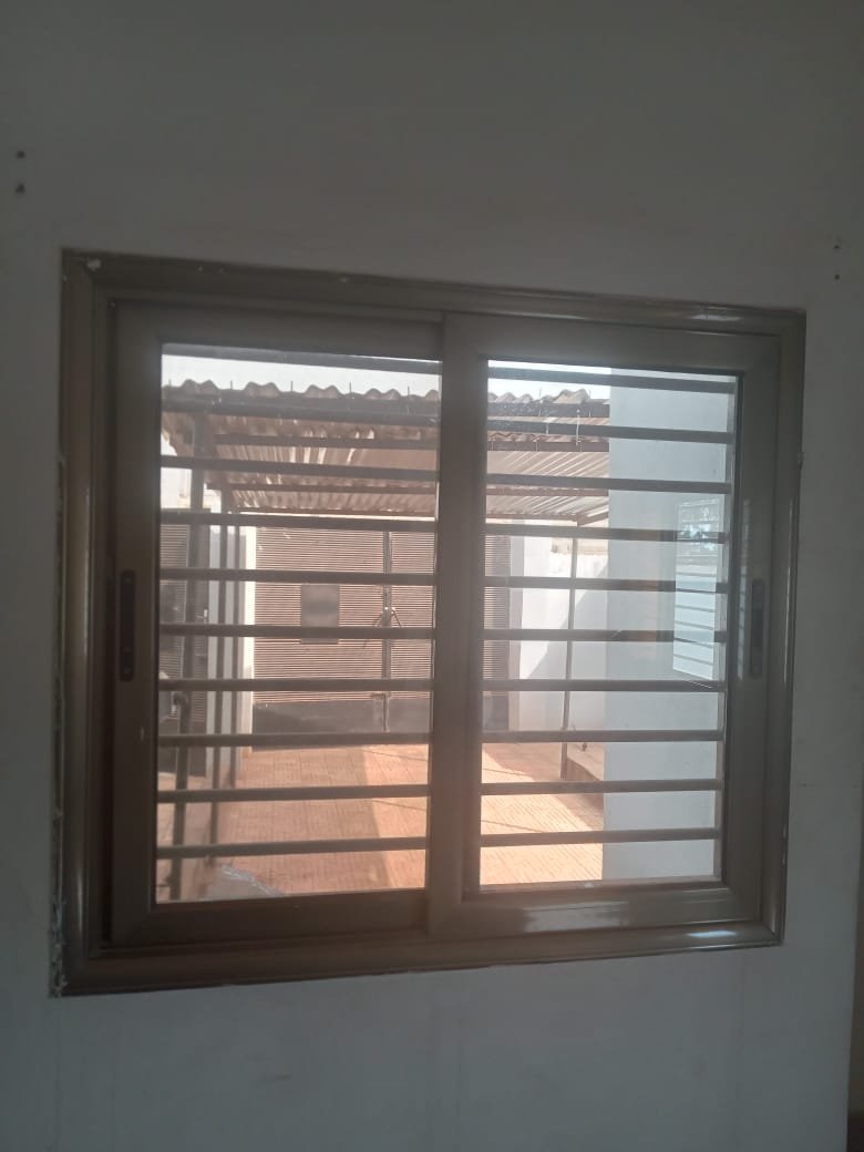 Portes et fenêtres en aluminium et vitres