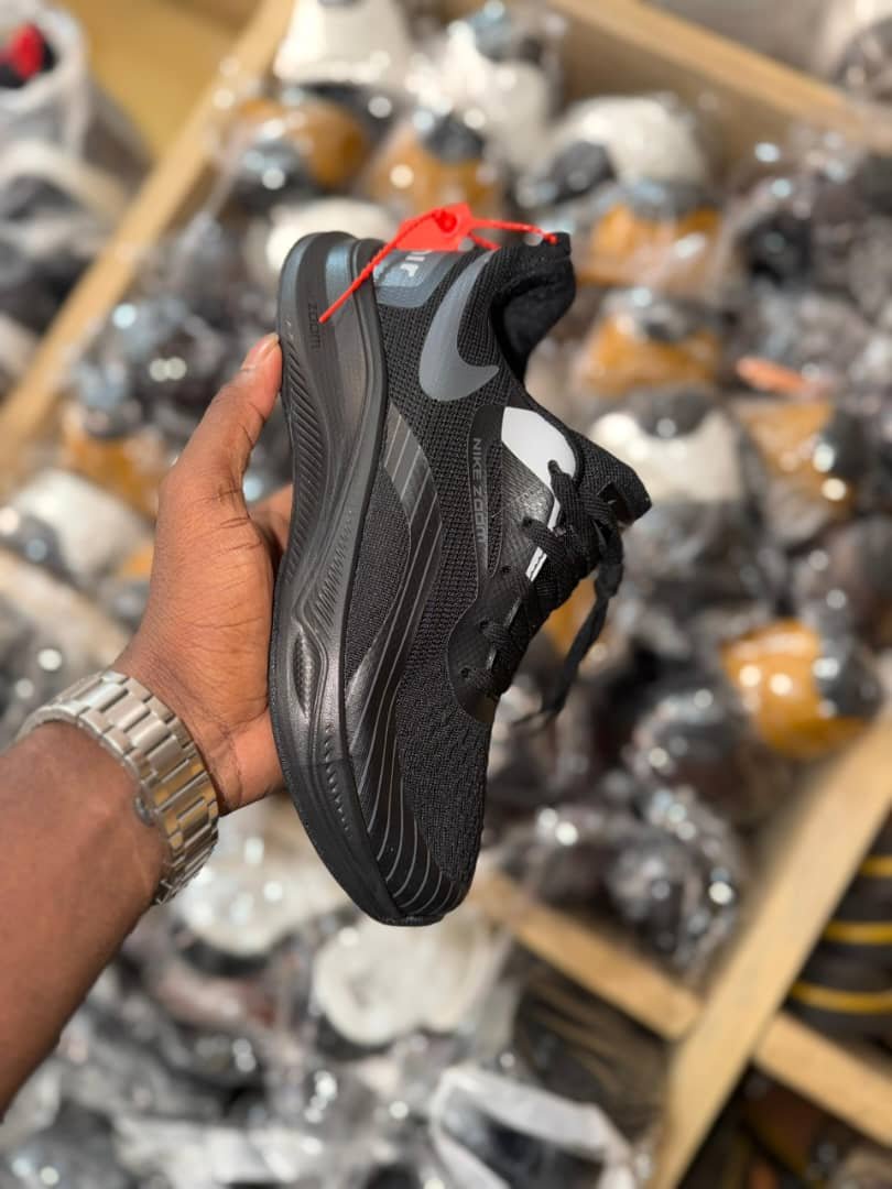 Chaussures baskets de sport adidas