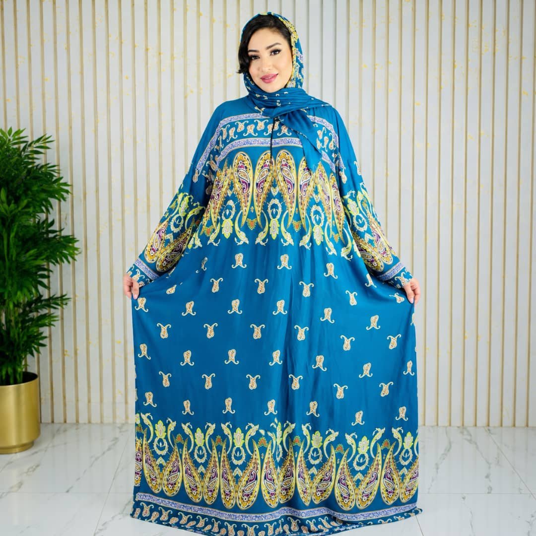 jolie robe de priere en plusieurs couleurs