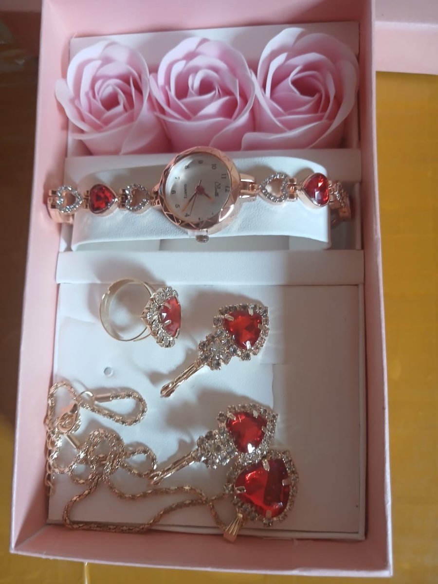 Montre brilliant pour les femmes et très