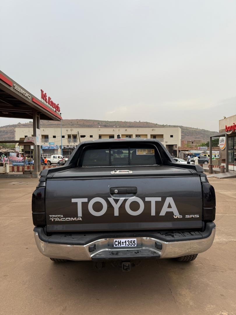 TOYOTA TACOMA ANNÉE 2011
