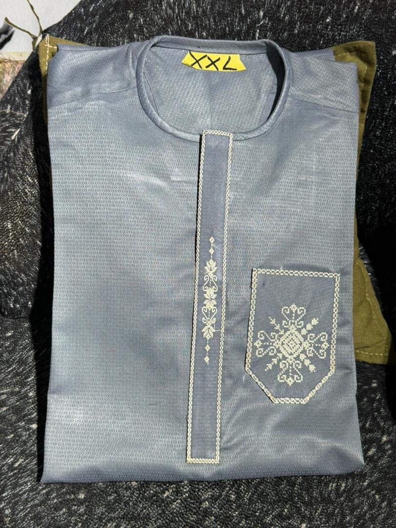 tissus cousus à l’ordinateur avec des designs élégants et modernes