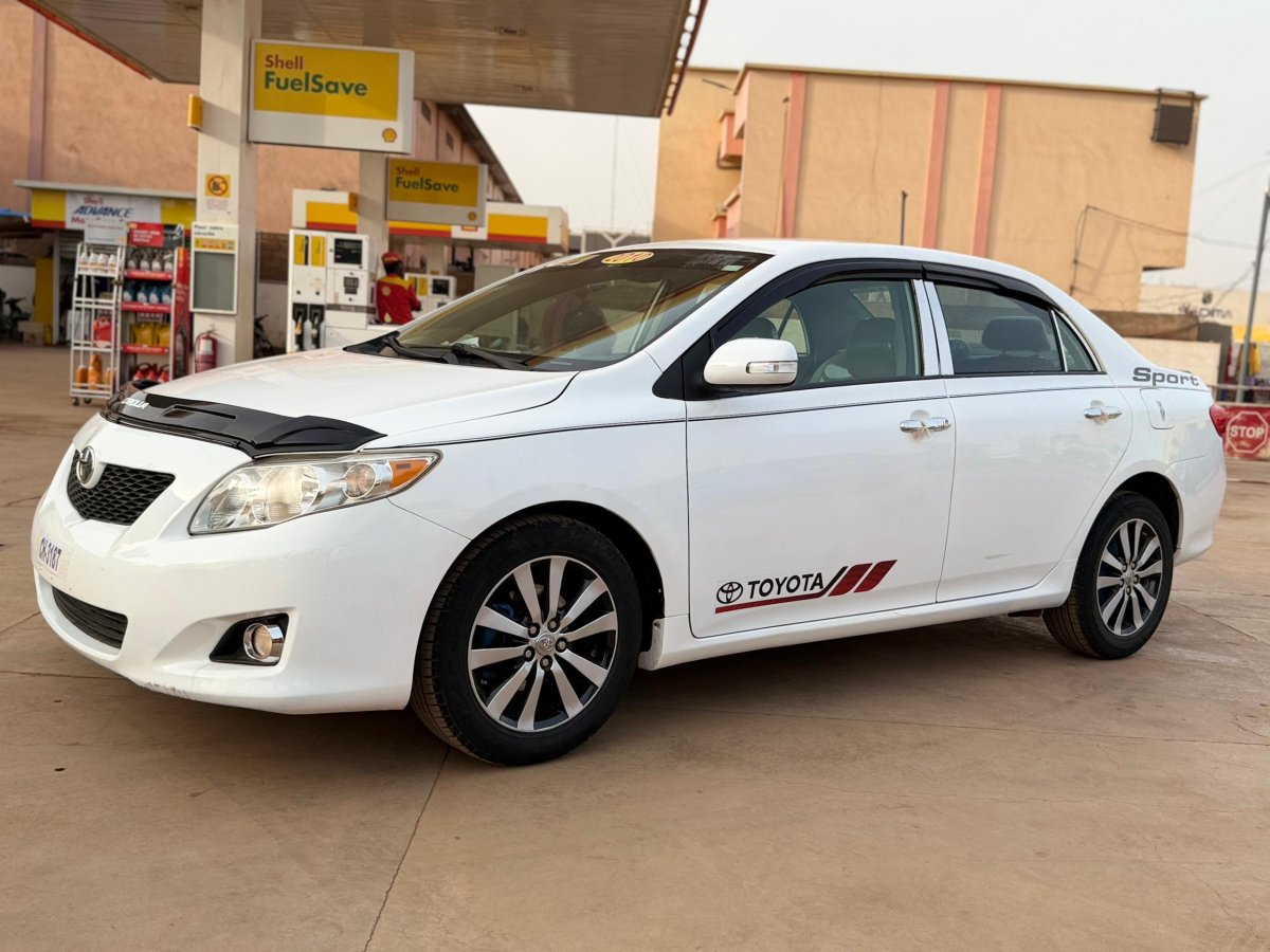 Corolla LE 2010