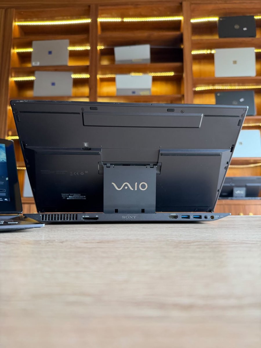 SONY VAIO DUO 13 - PC PORTABLE 2 -EN-1