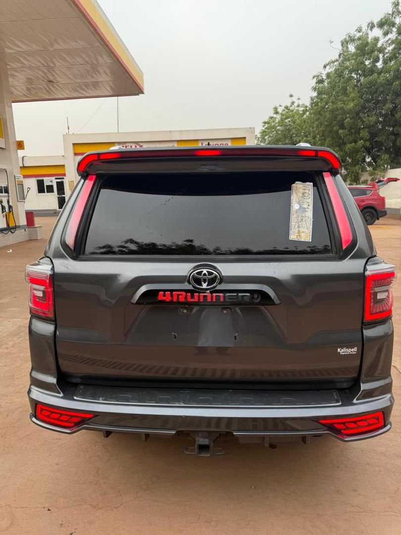 4RUNNER COULEUR NOIRE