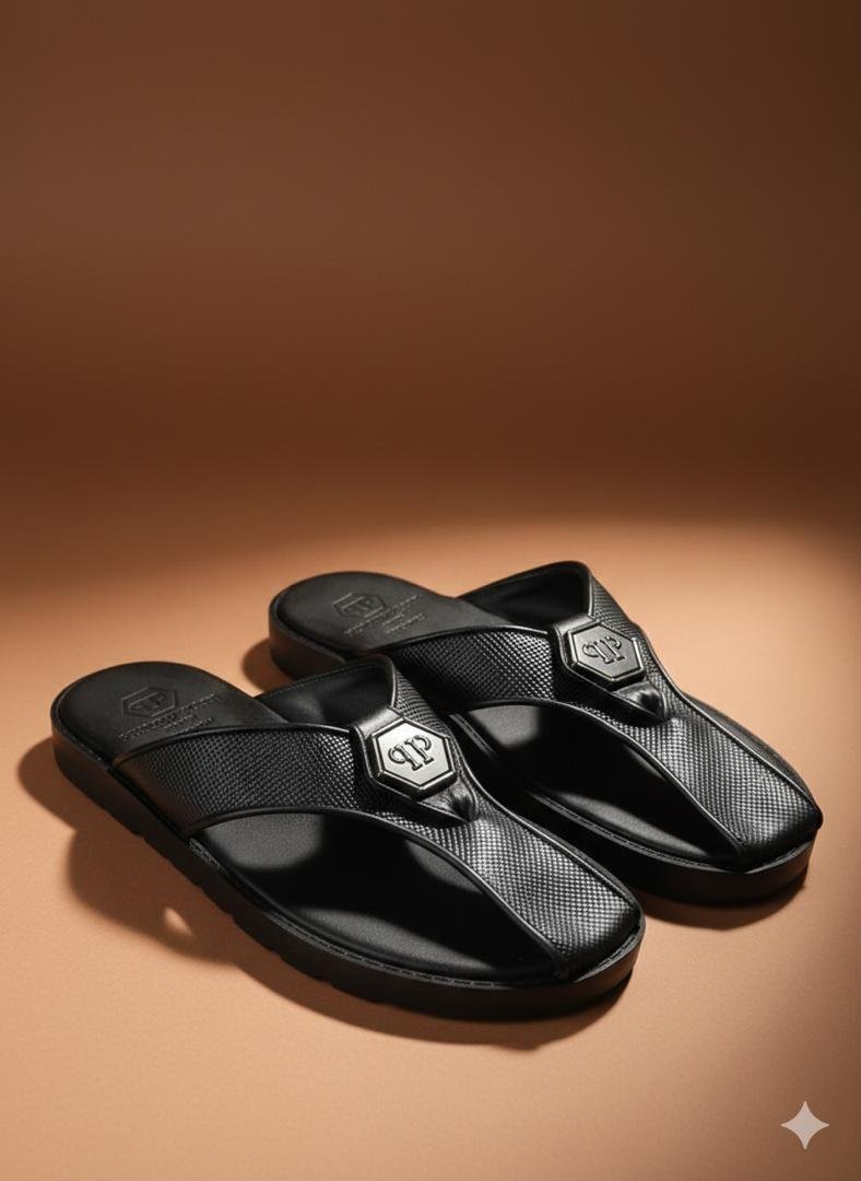 CHAUSSURES, Sandales pour hommes, confectionnées en cuir véritable, présentent un design élégant avec des brides croisées et des détails tressés.