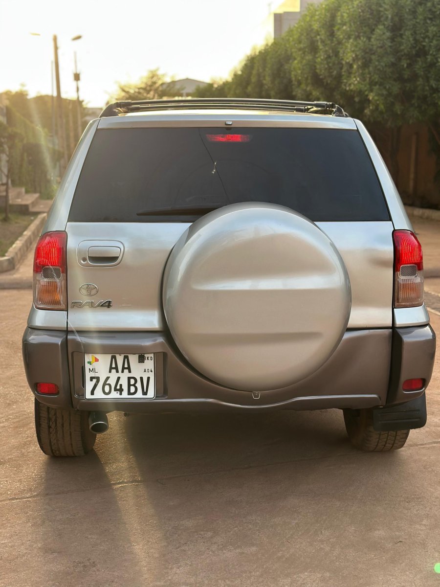 Toyota Rav4 intermédiaire   Année 2003