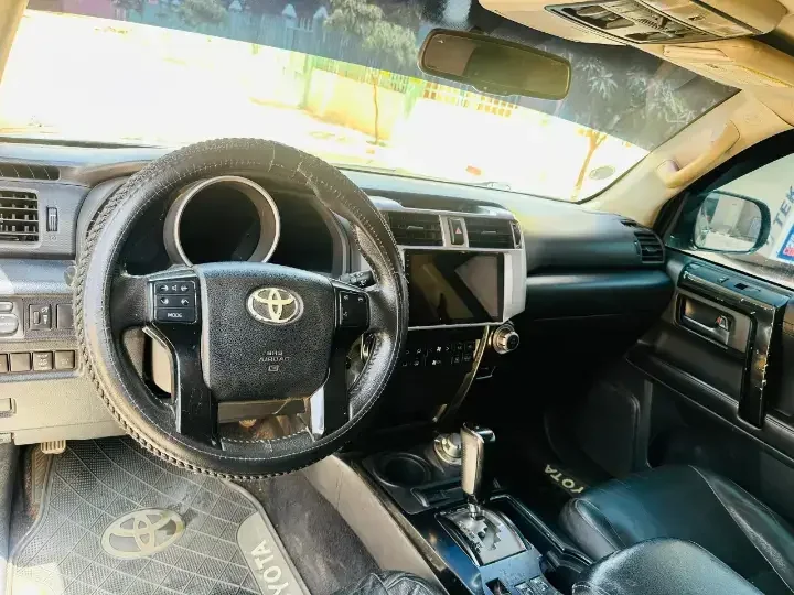 Toyota 4RUNNER 2012