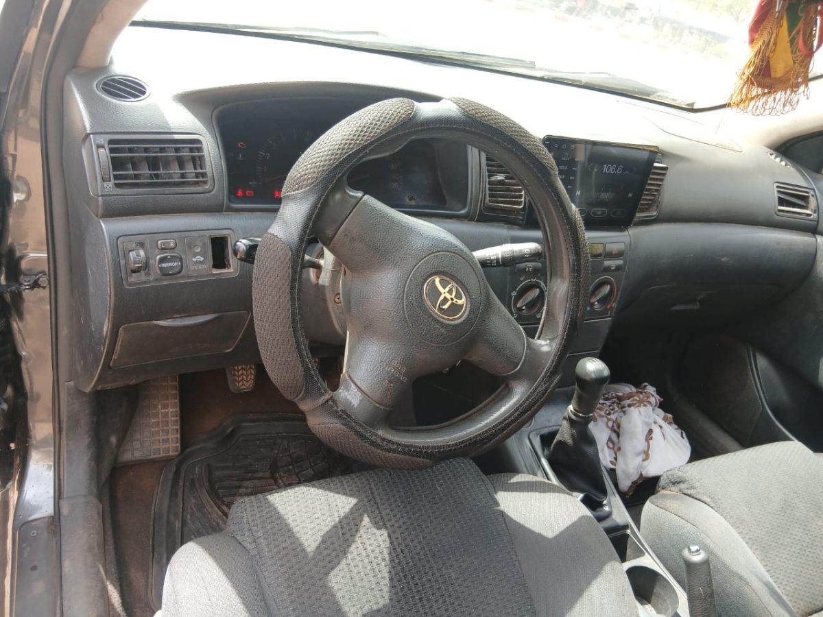 Corolla alpha, manuelle