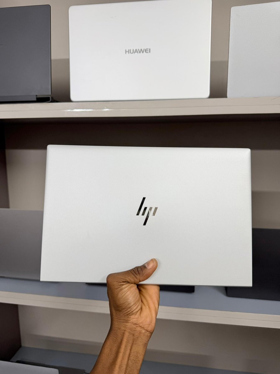 HP ELITEBOOK 840 G8 – i7 11ᵉ GÉNÉRATION