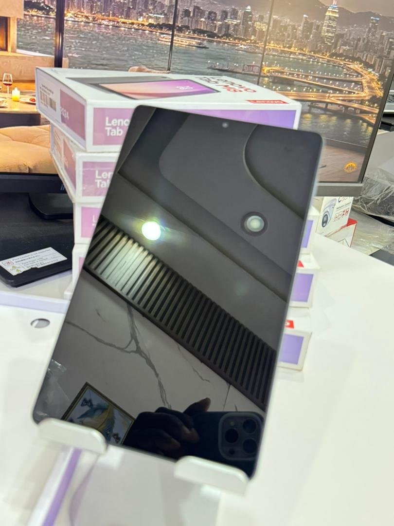 Tablette Lenovo Tab M8 (4th Gen 2024) – modèle TB301XU (4Go RAM / 64Go / SIM)