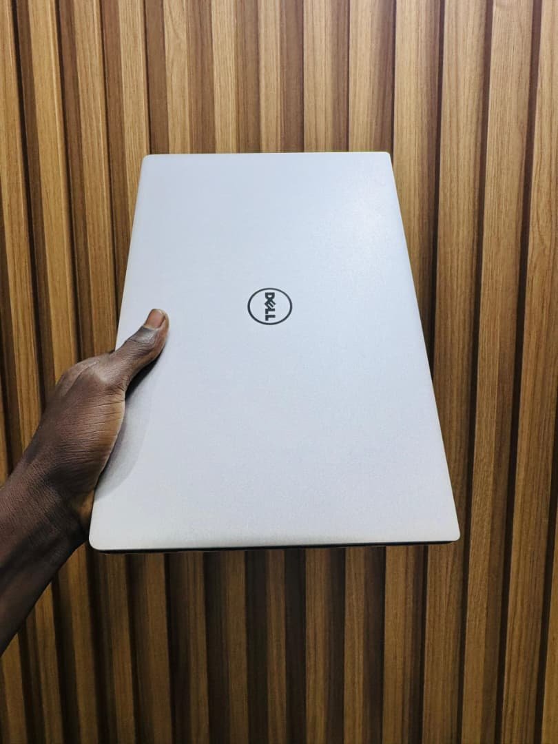 Dell  xpes 13 9360