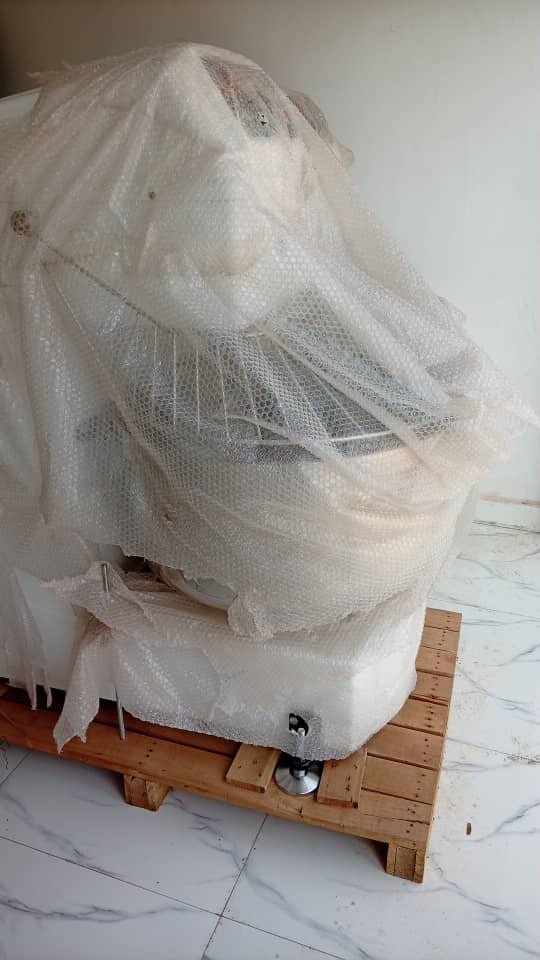 Batteuse et pétrins disponibles au 83 64 52 91