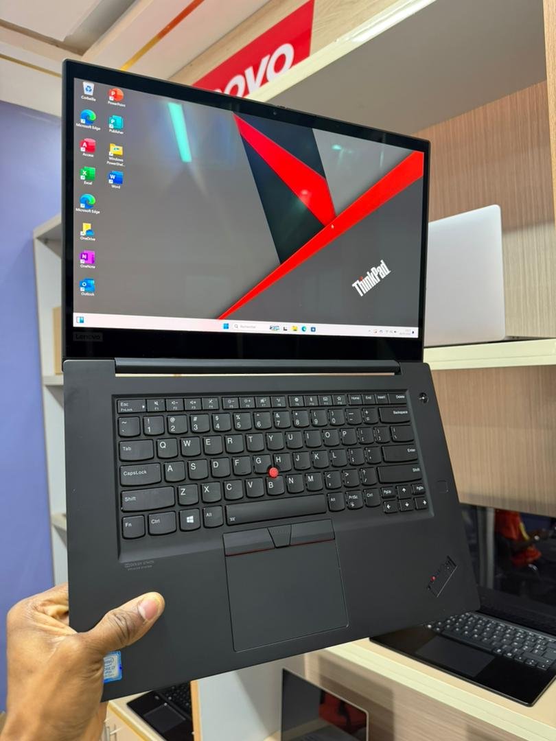 Hp elitebook 830g7 i5 10èmeLenovo ThinkPad X1 Extreme Gen 2