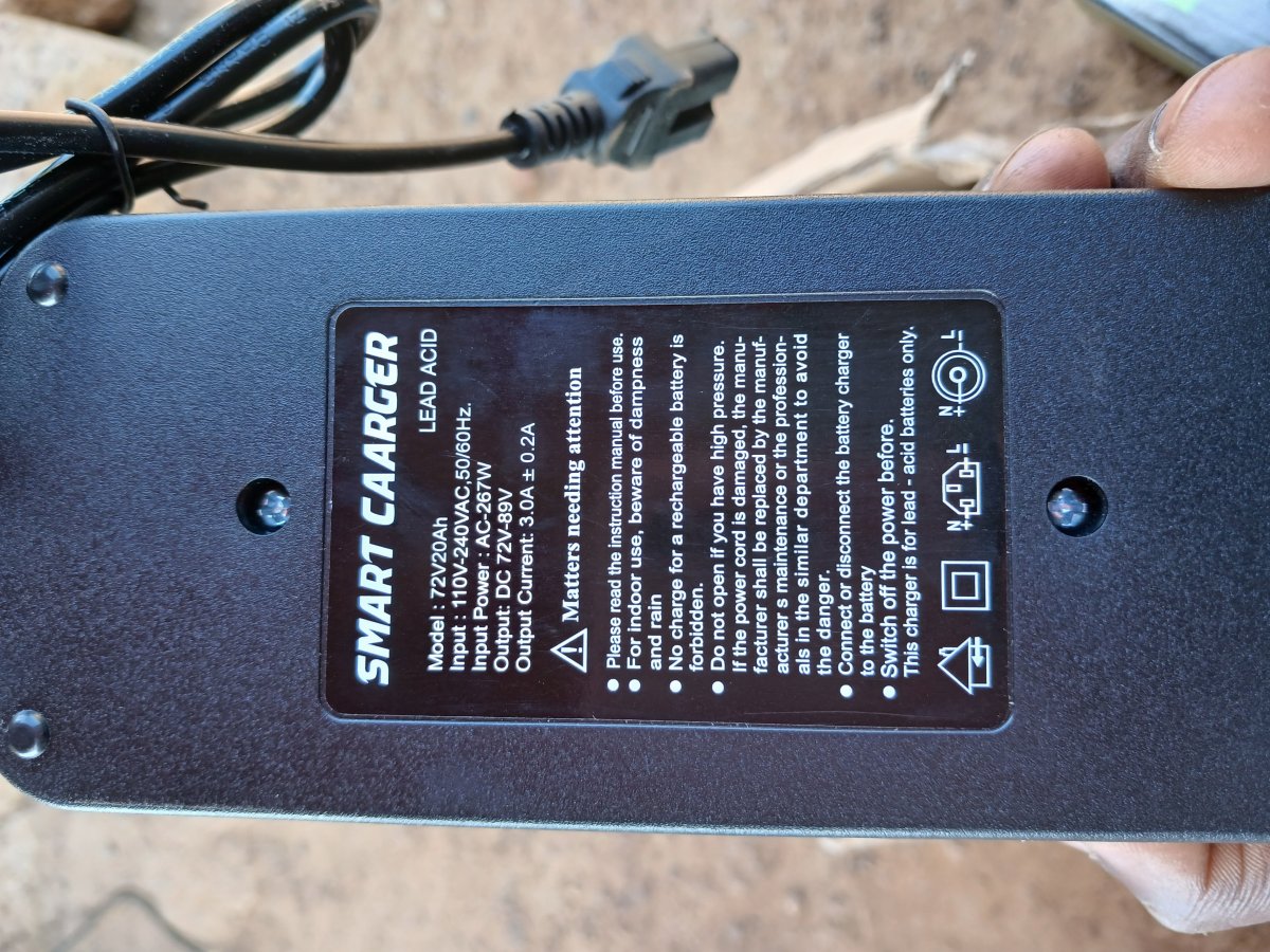 Chargeur de moto électrique