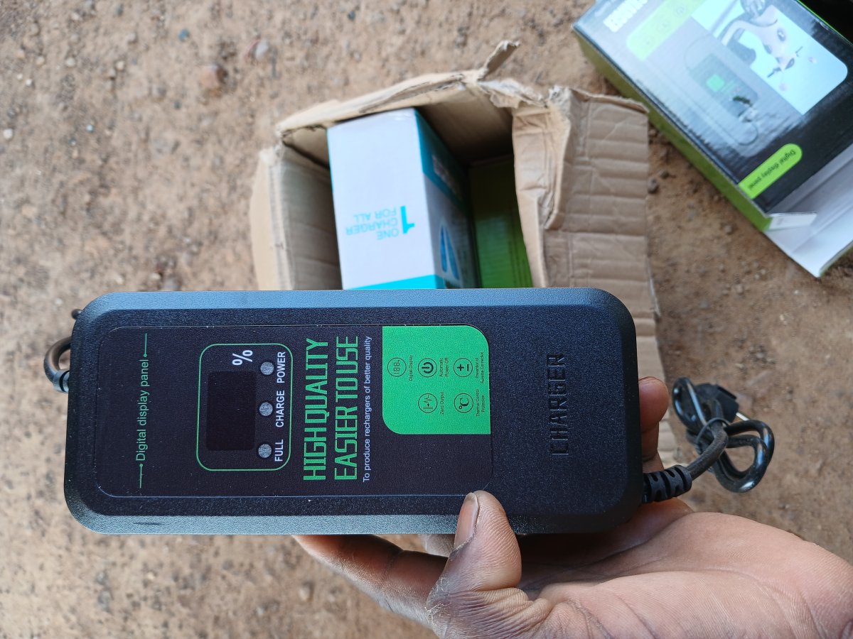Chargeur de moto électrique