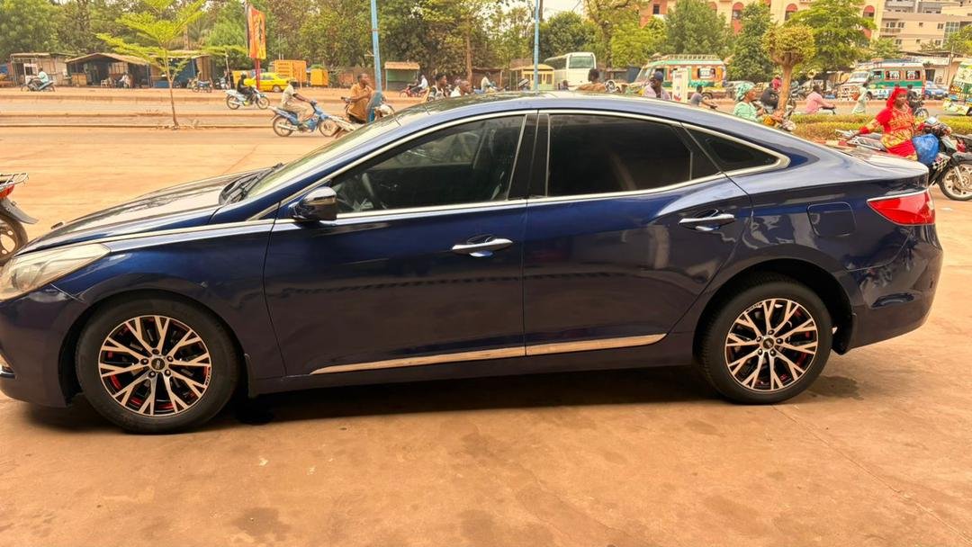 HYUNDAI GRANDEUR 2013