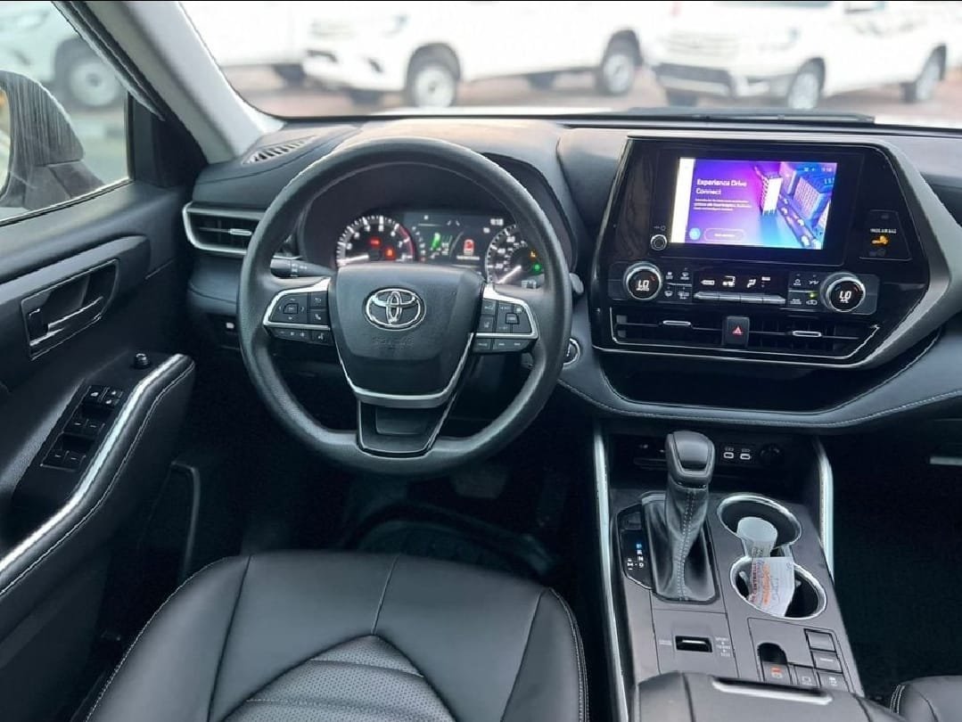 *🇦🇪 TOYOTA HIGHLANDER LE+ 2023*
