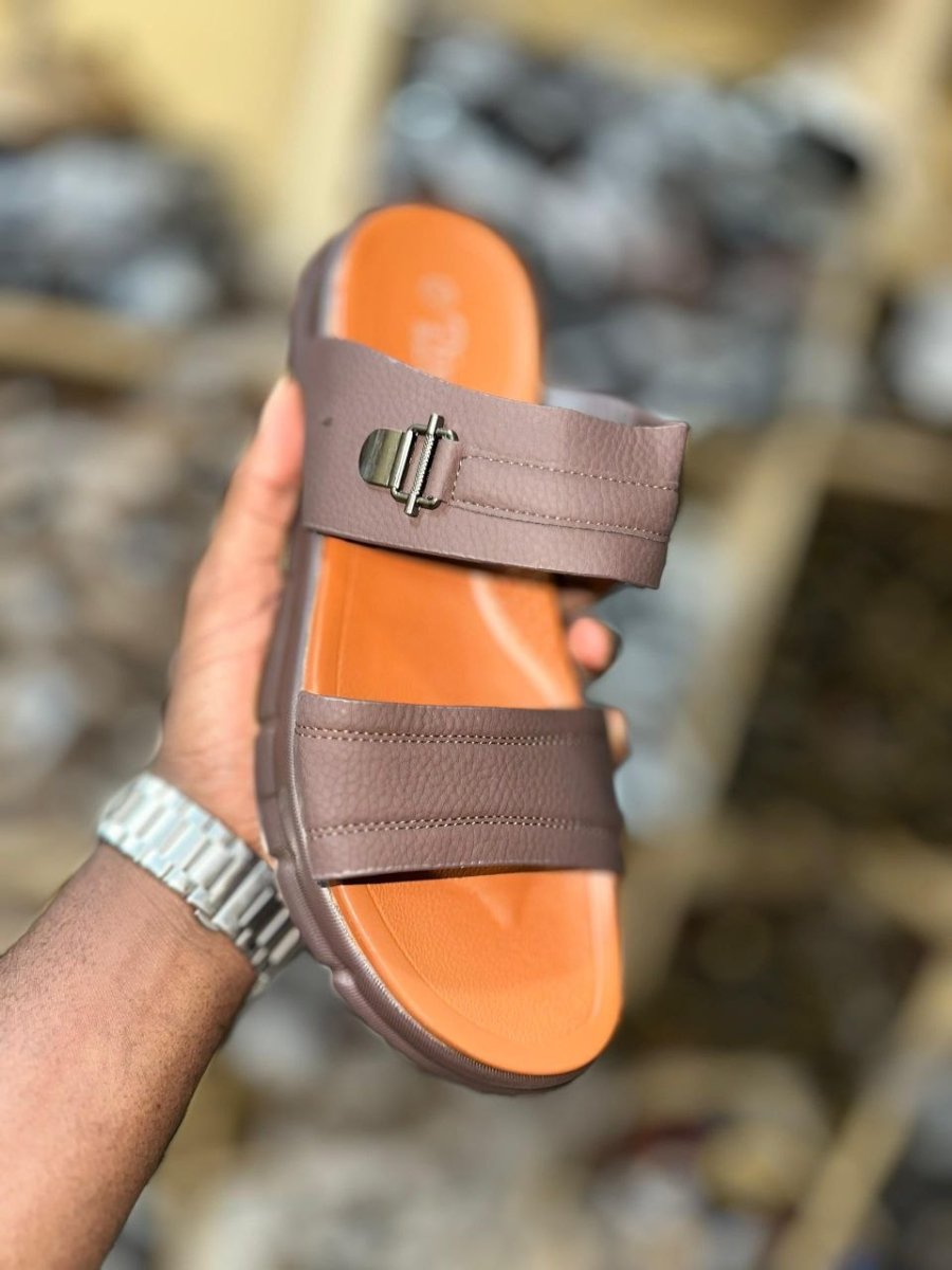 de chaussures Tapettes Dixaile🥰🥰🥰  Pointures : *41 42 43 44 45*  *NB: le stock est limité*