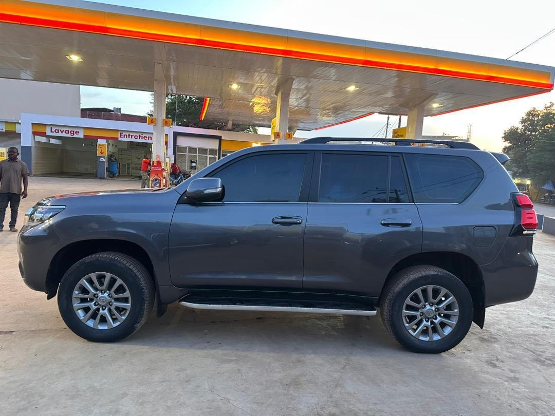 LAND CRUISER
