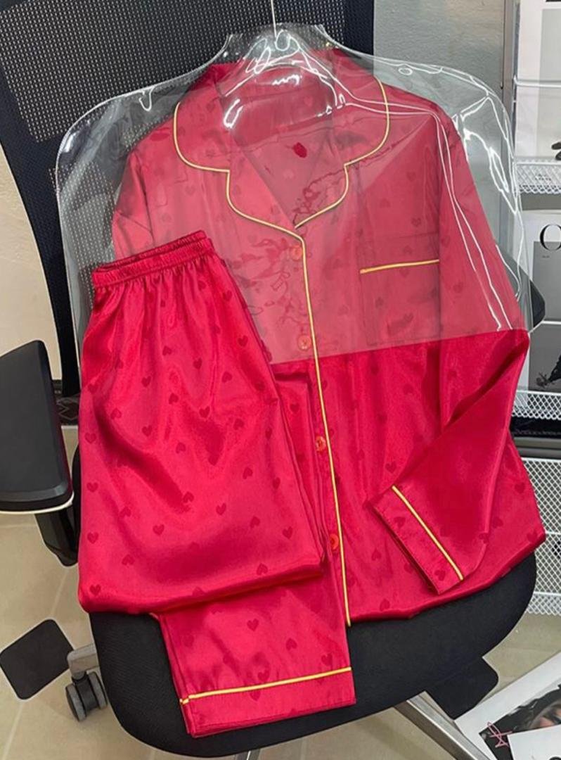 Pyjamas ou vêtement de maison
