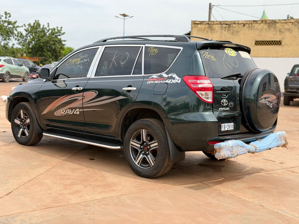 TOYOTA RAV4