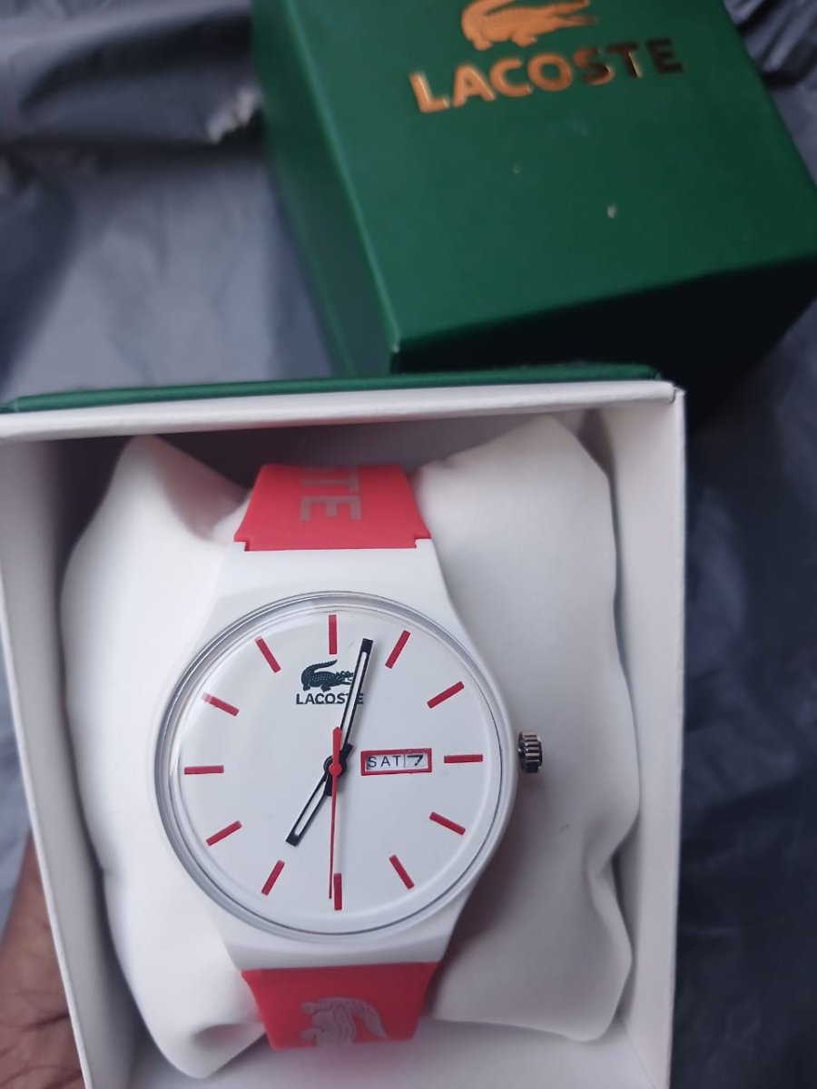 Montre Lacoste