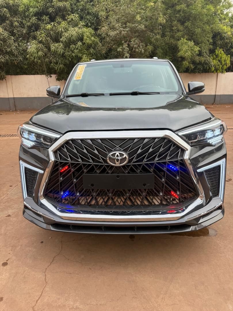 4RUNNER COULEUR NOIRE