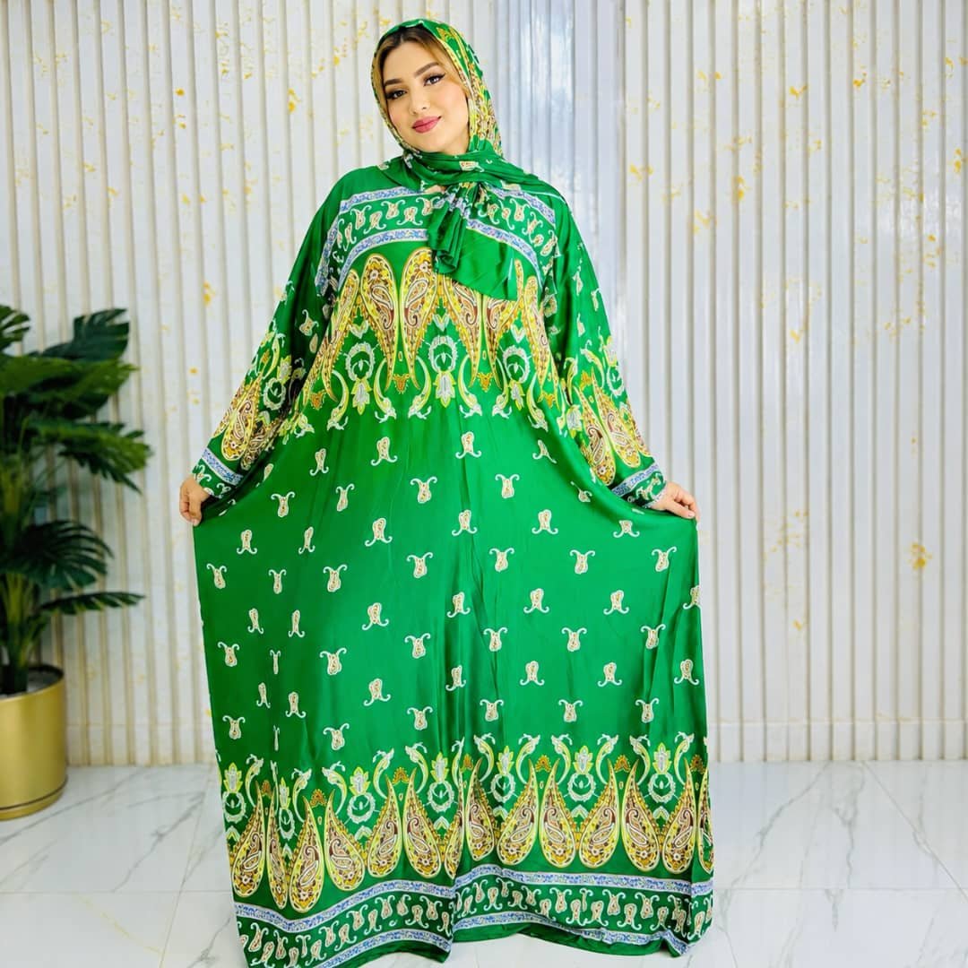 jolie robe de priere en plusieurs couleurs