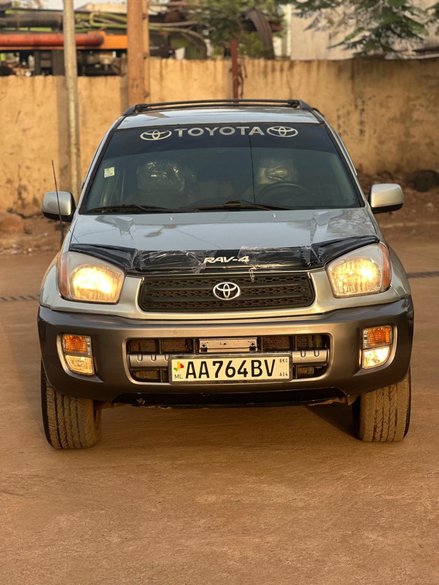 Toyota Rav4 intermédiaire   Année 2003