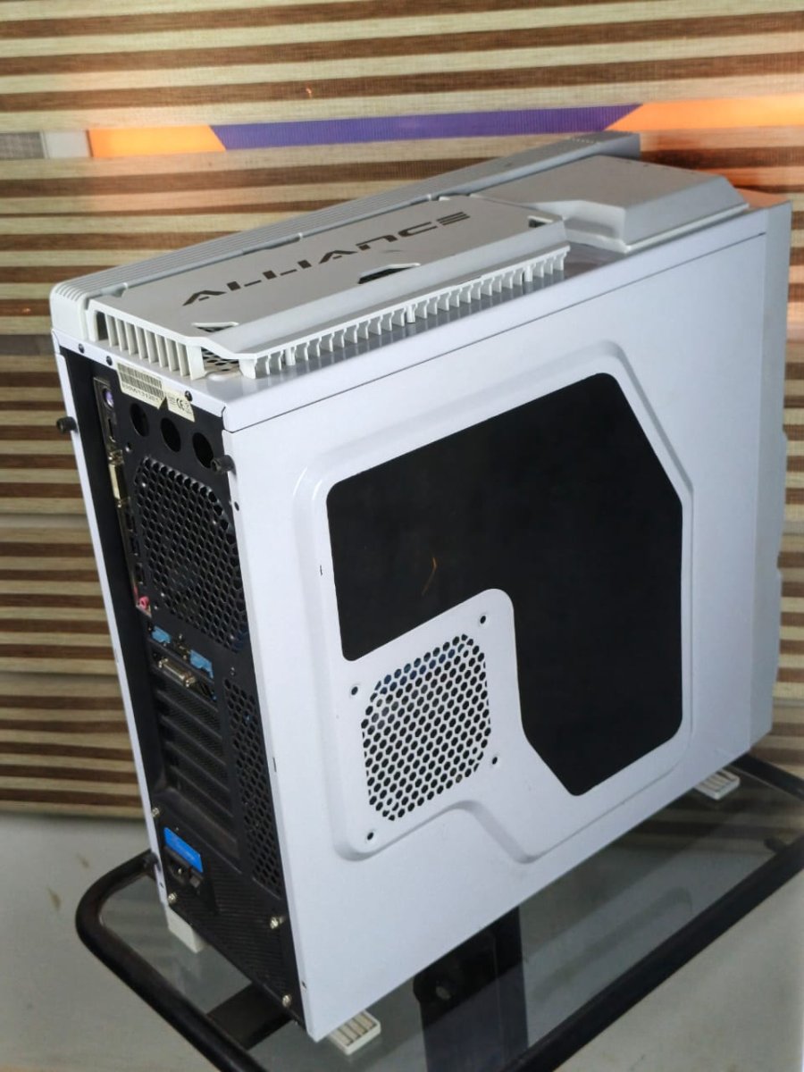 Ordinateur de Bureau  à Vendre  🔹 Modèle : ASUS All Series Q87M-E