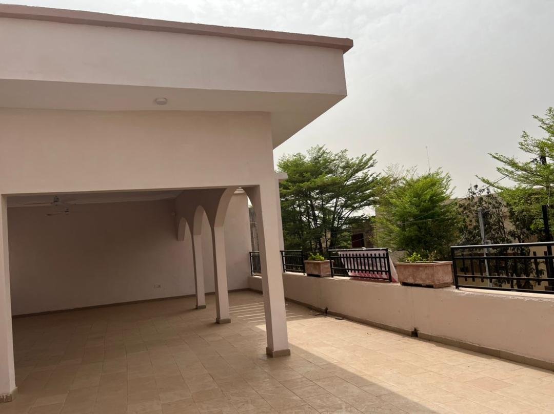 MAISON À VENDRE BACODJICORONI PRÈS DU 15ÈME