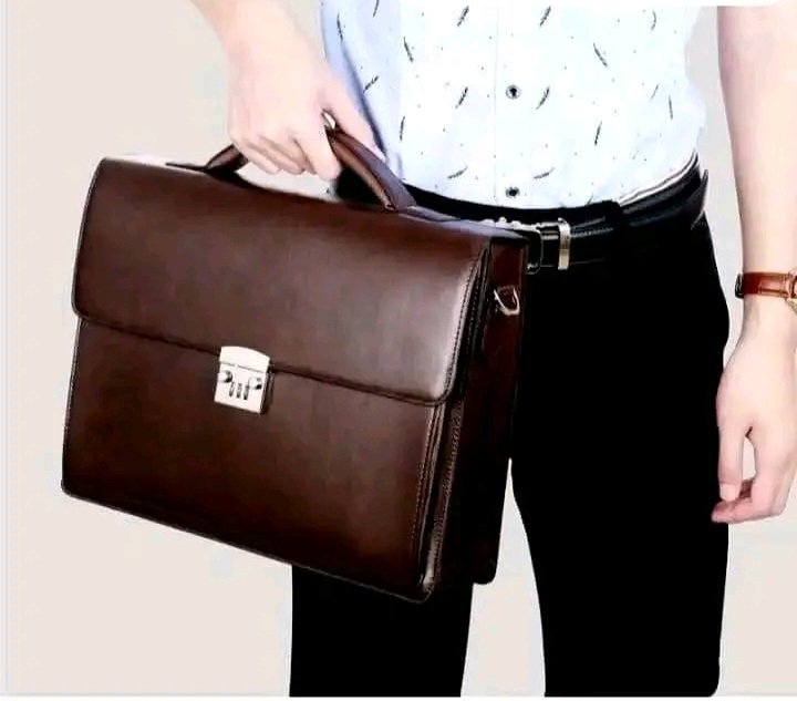 Sac professionnelle en cuir