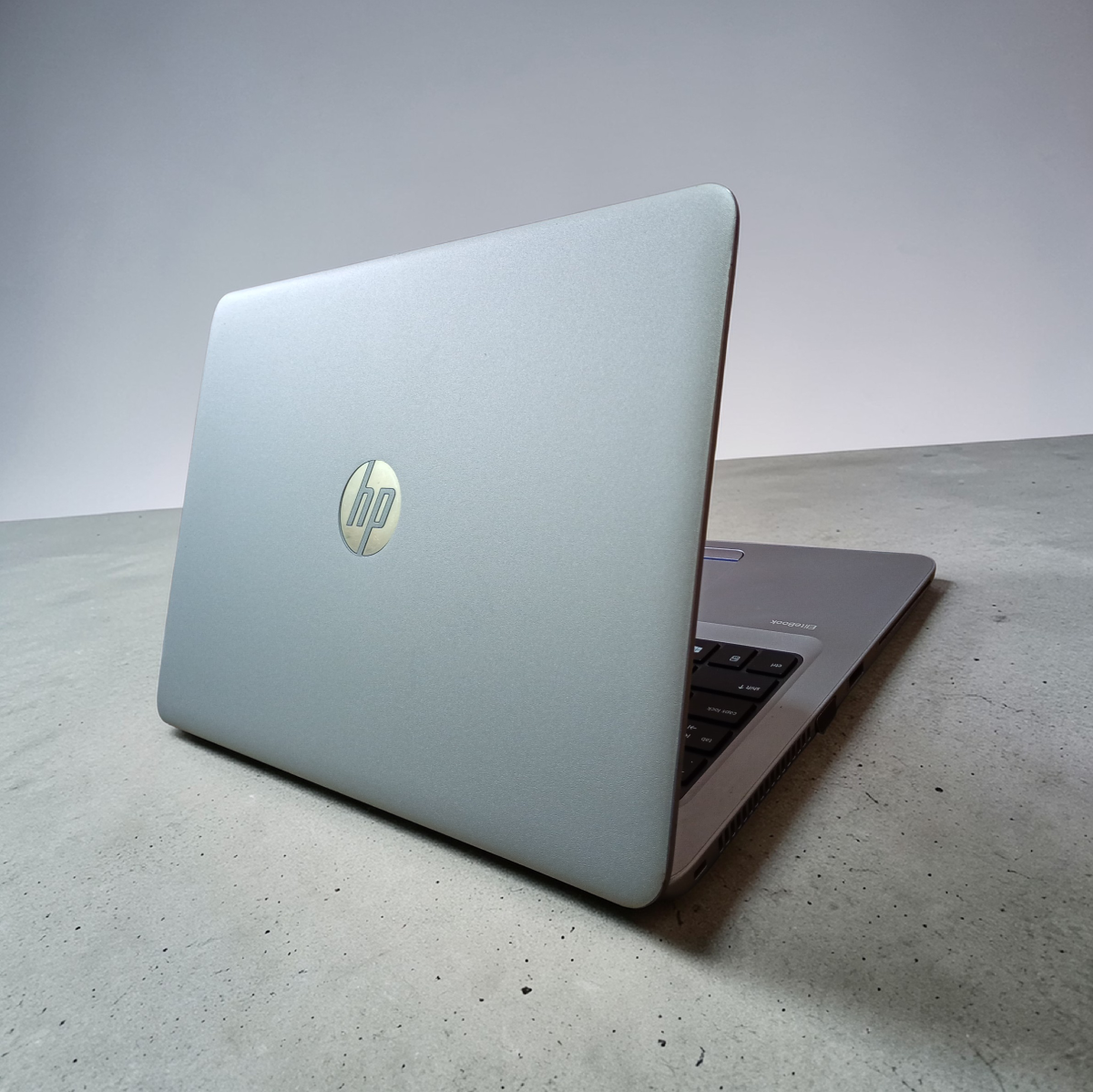☑️ HP EliteBook 840 G3 ( ULTRA Slim )