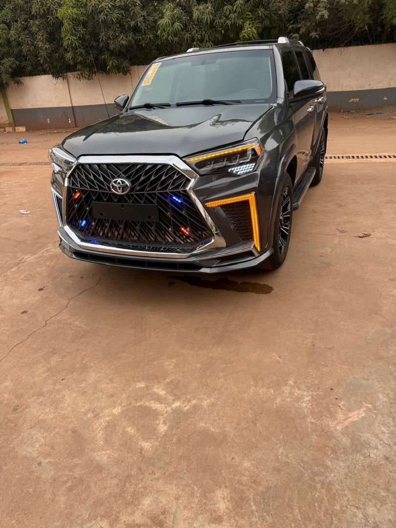 4RUNNER COULEUR NOIRE