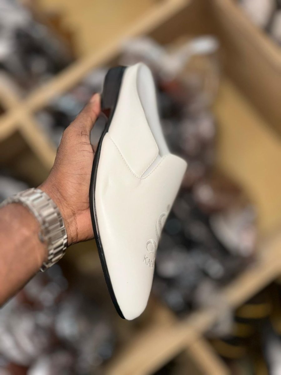 de chaussures babouches Moukés Kadinai* 🥰🥰🥰  *Pointures: 40 41 42 43 44 45.*