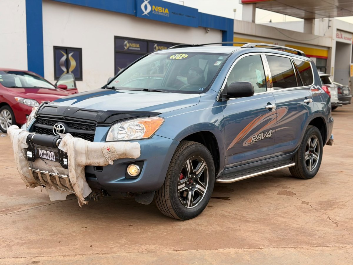 TOYOTA RAV4